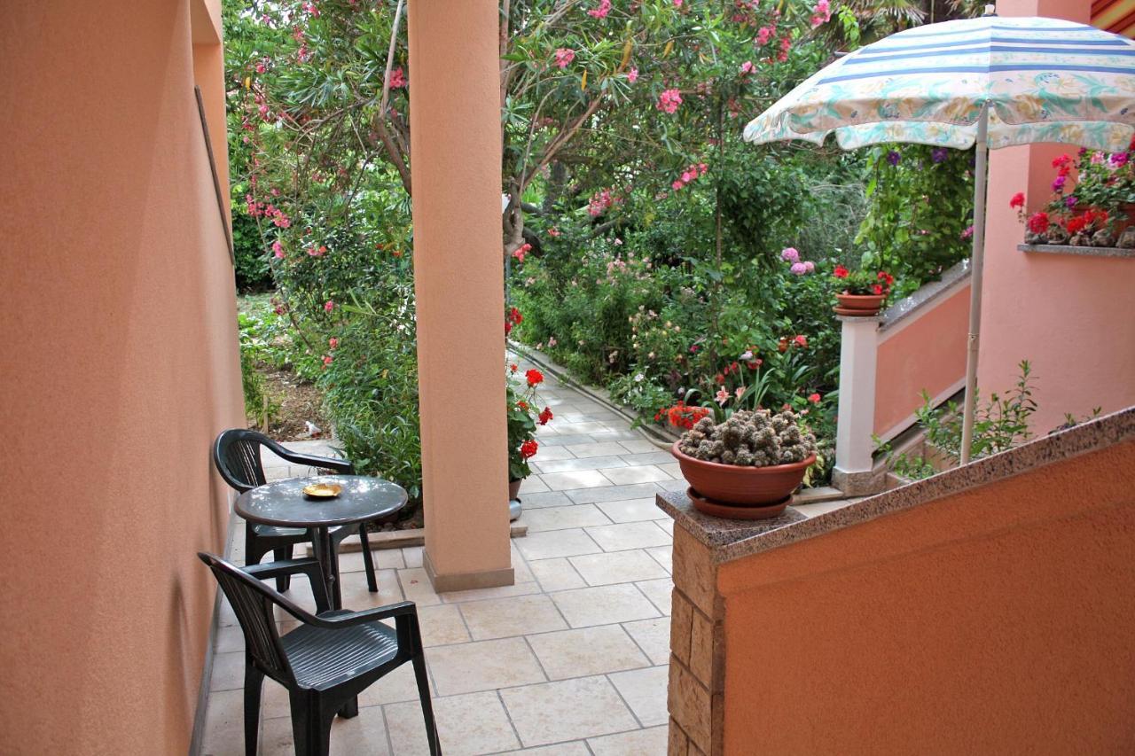 Apartments With A Parking Space Palit, Rab - 5028 ภายนอก รูปภาพ